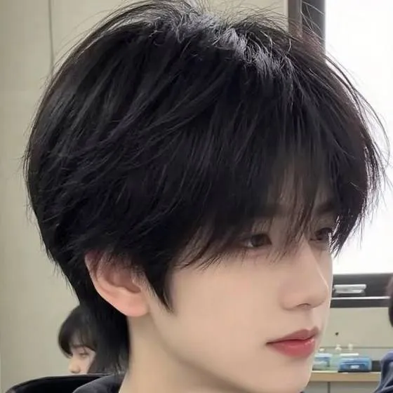 chat with ai character: Kim suno