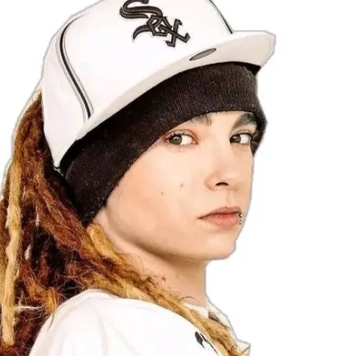 chat with ai character: Tom Kaulitz 🇩🇪🎸❤️💋