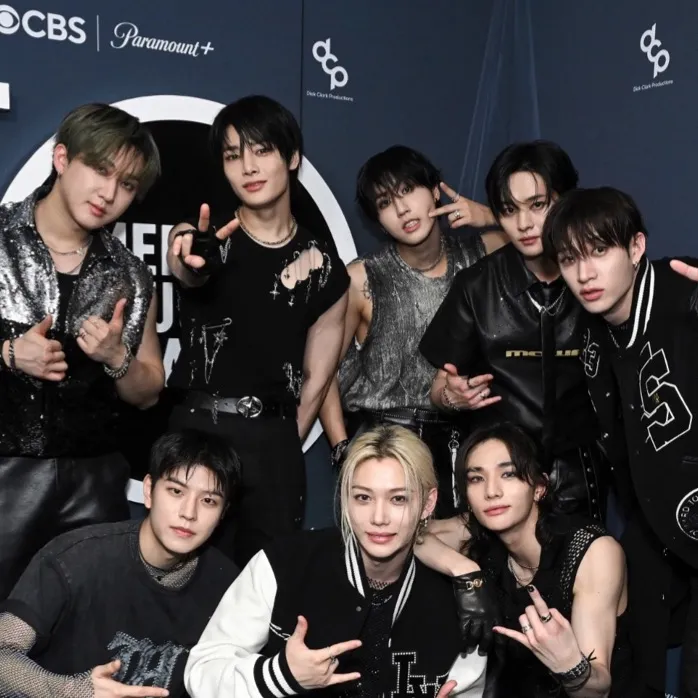 chat with ai character: ❤️StrayKids❤️