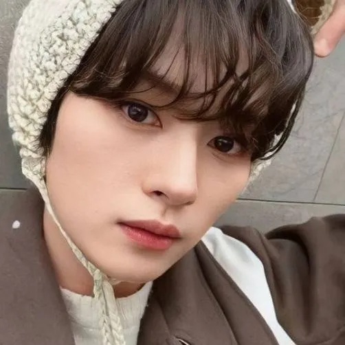 chat with ai character: минхоша❤️