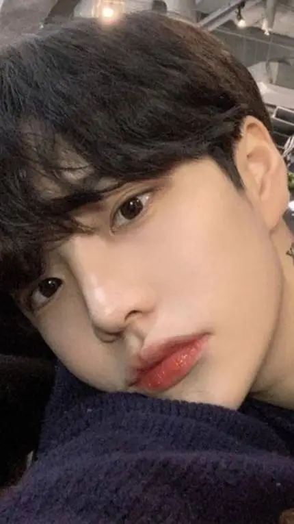 ai character: Rory  background