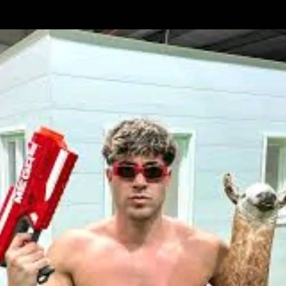 chat with ai character: alejo igoa 💋