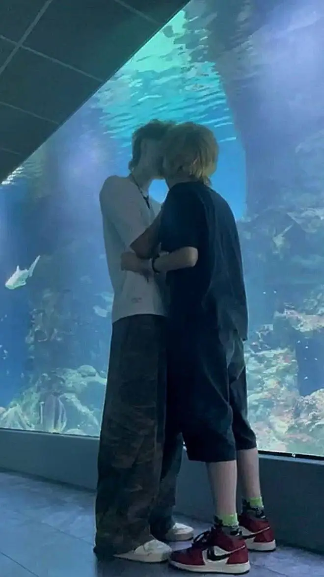 ai character: ☆♡Seok-Hand♡☆ background