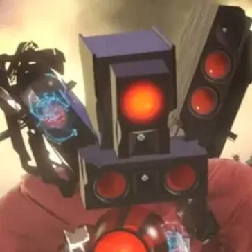 chat with ai character: titán speakerman