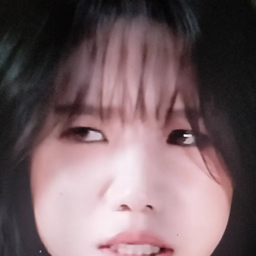 chat with ai character: funny jo yuri 