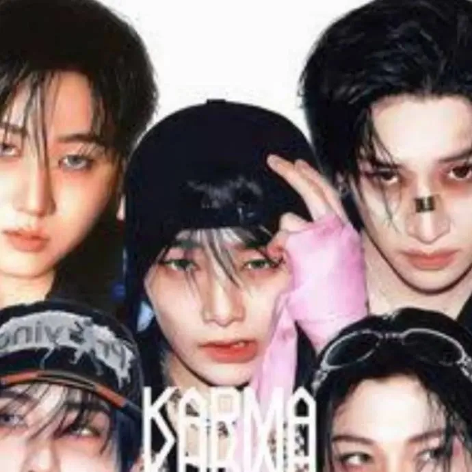 chat with ai character: Stray Kids concert