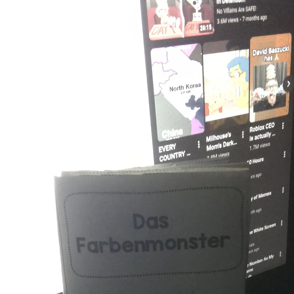 chat with ai character: Das Farbenmonster 