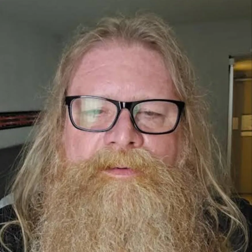 chat with ai character: erik braa
