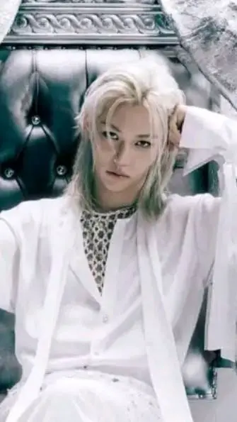 ai character: Felix  background