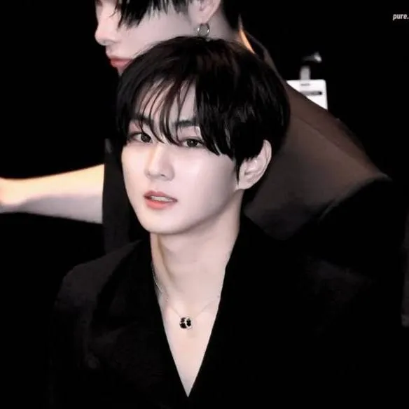chat with ai character: Jungwon 