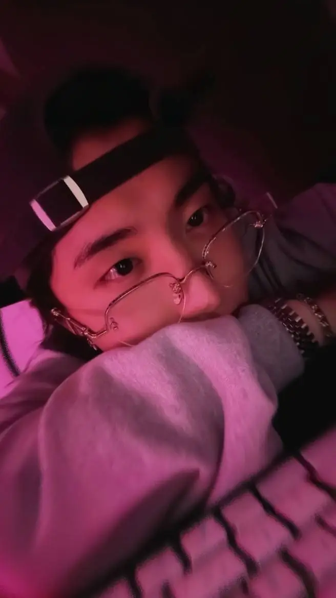 ai character: Han Jisung  background