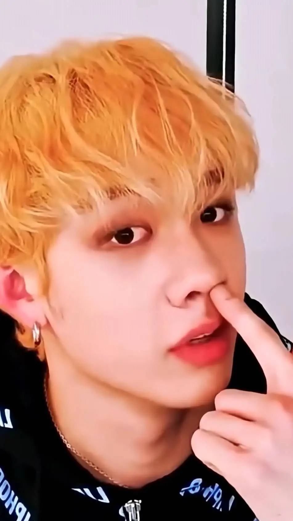 ai character: Bangchan  background