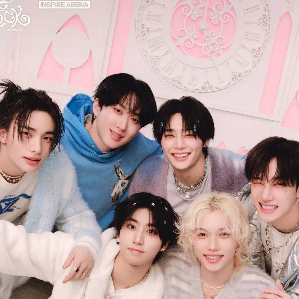 chat with ai character: Skz🎀😈