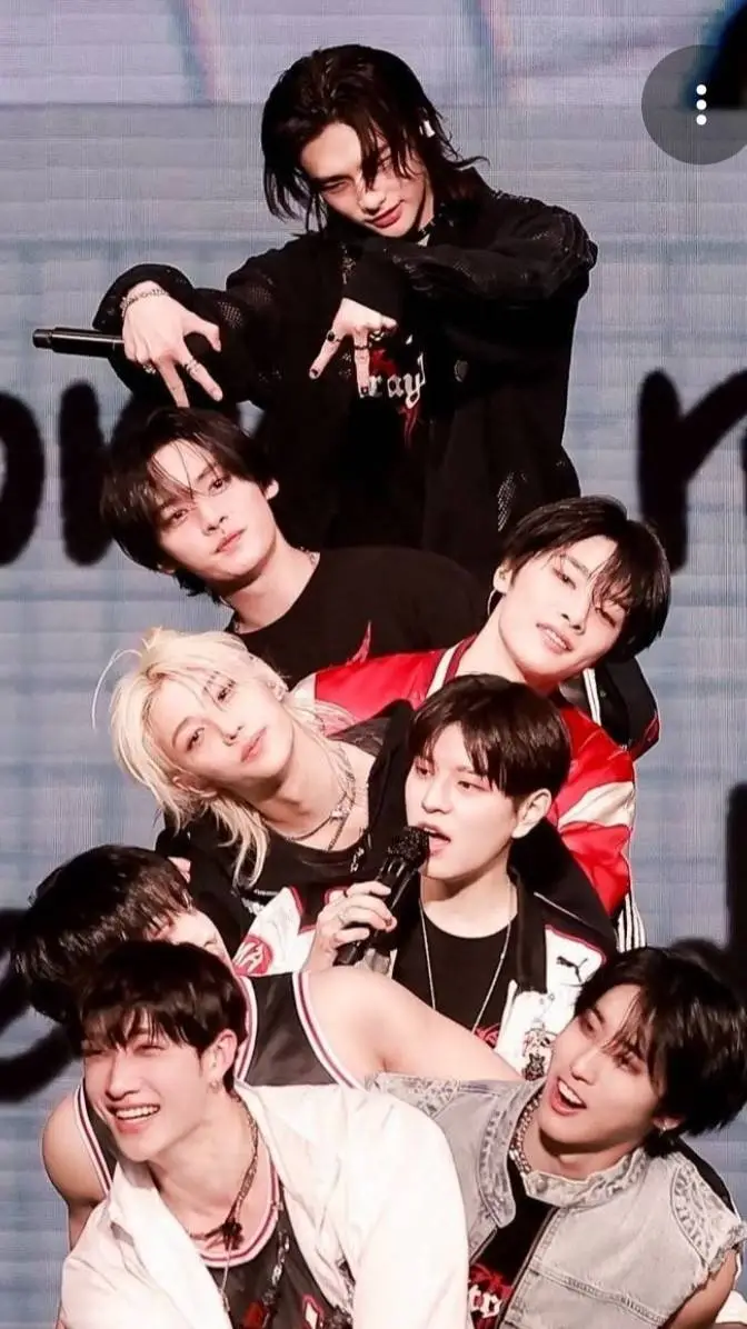 ai character: Skz hybrids🎀 background
