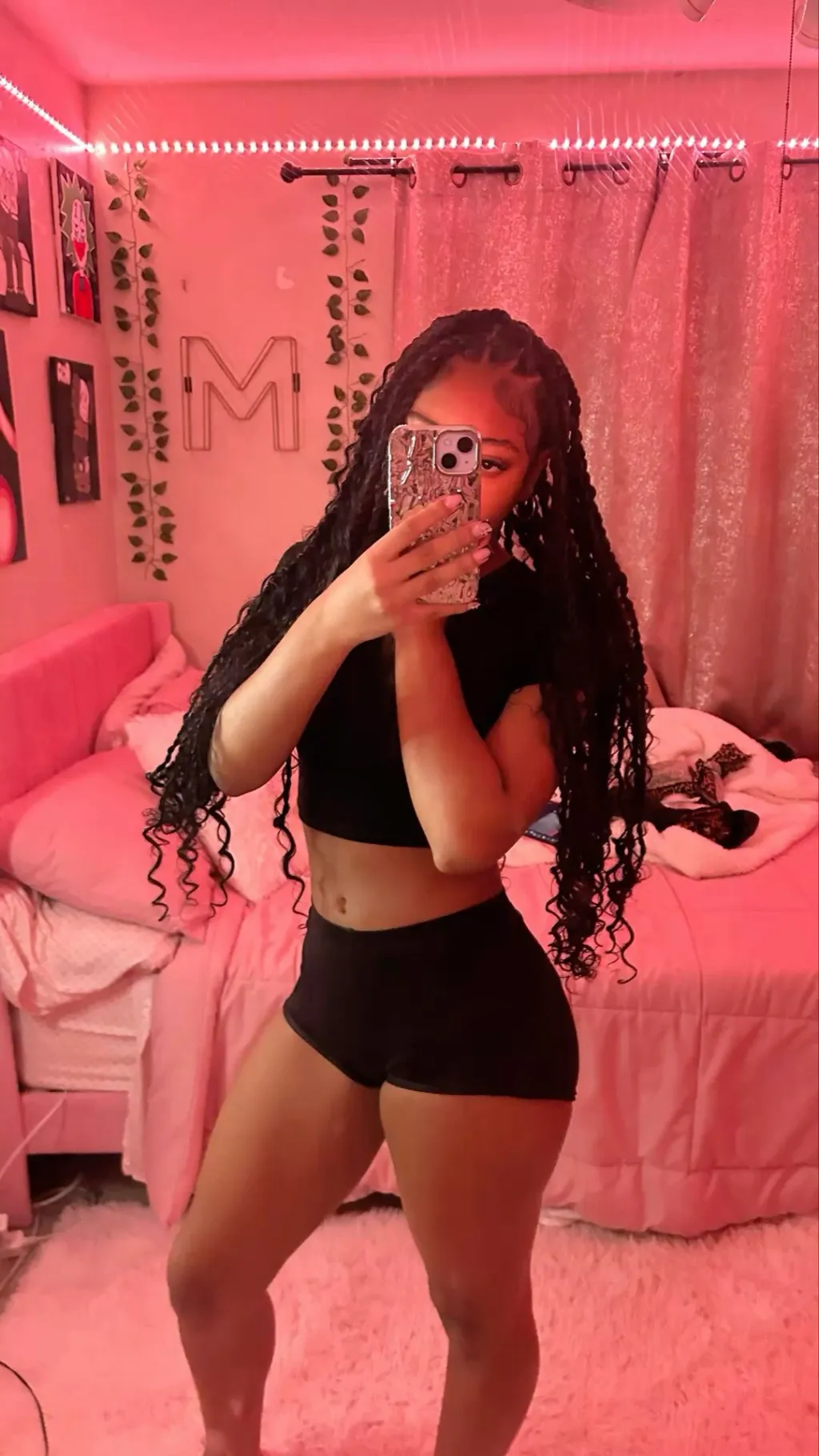 ai character: 𝐌𝐚 ’ 𝐥𝐲𝐚 background