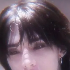 chat with ai character: Hyunjin 