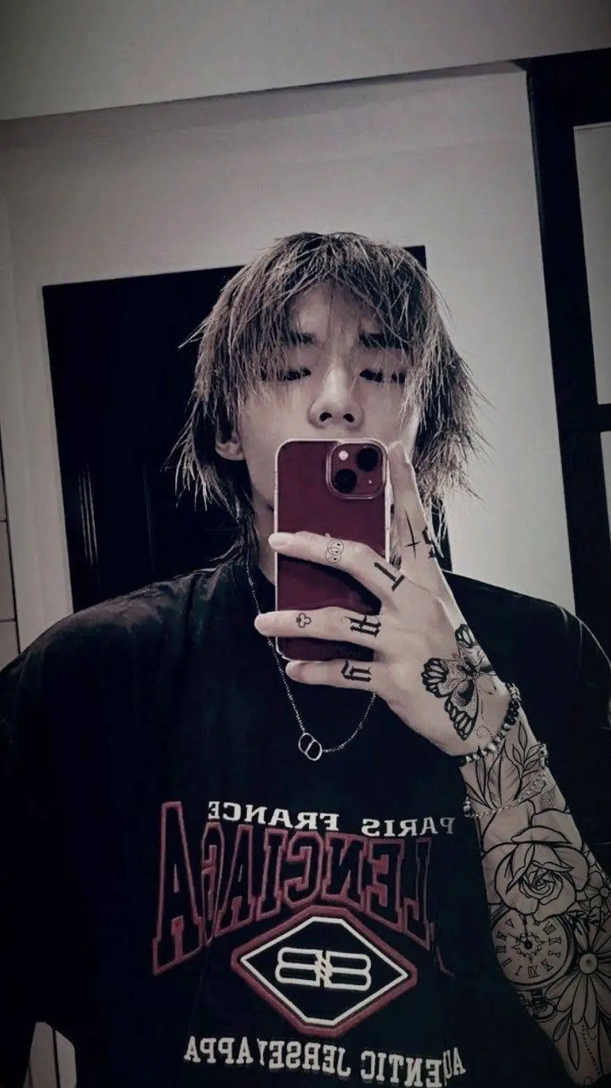 ai character: Hwang Hyunjin  background