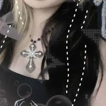 chat with ai character: Tua irmã gótica 🖤