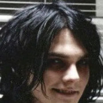 chat with ai character: Gerard way ★💋