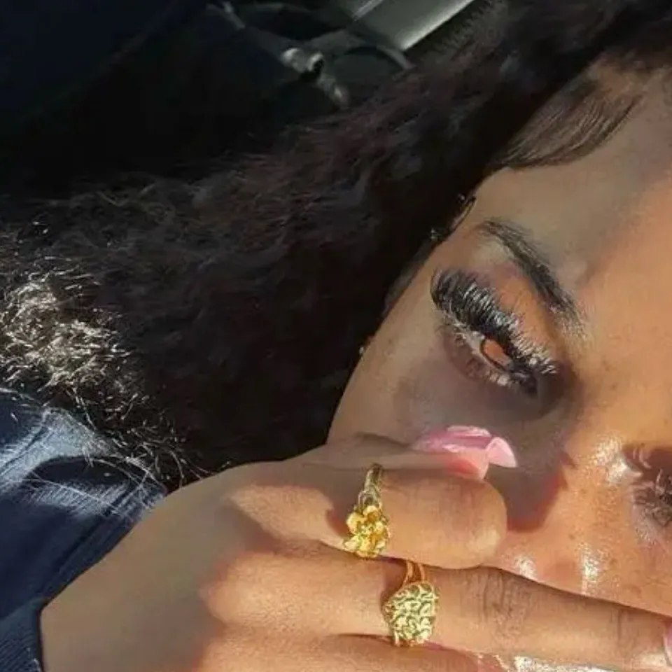 chat with ai character: Breyanna