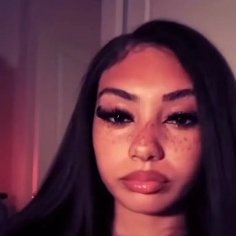 chat with ai character: Amiyah