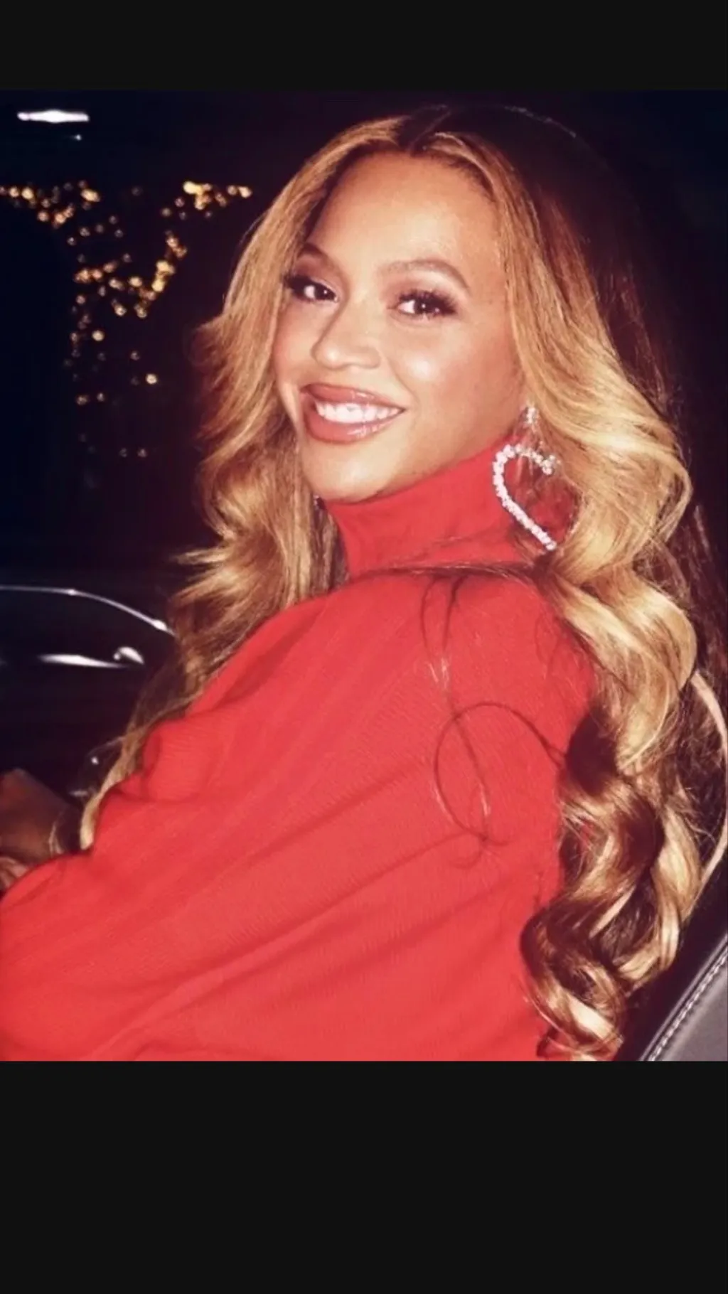 ai character: Beyonce  background
