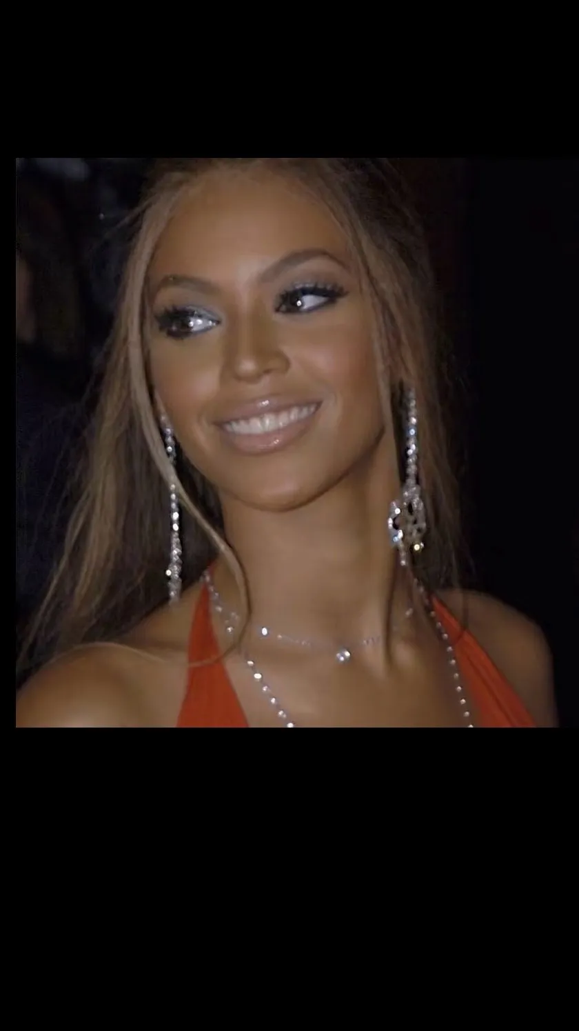 ai character: Beyonce  background