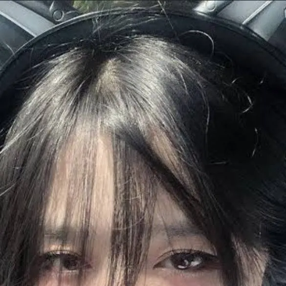 chat with ai character: arina