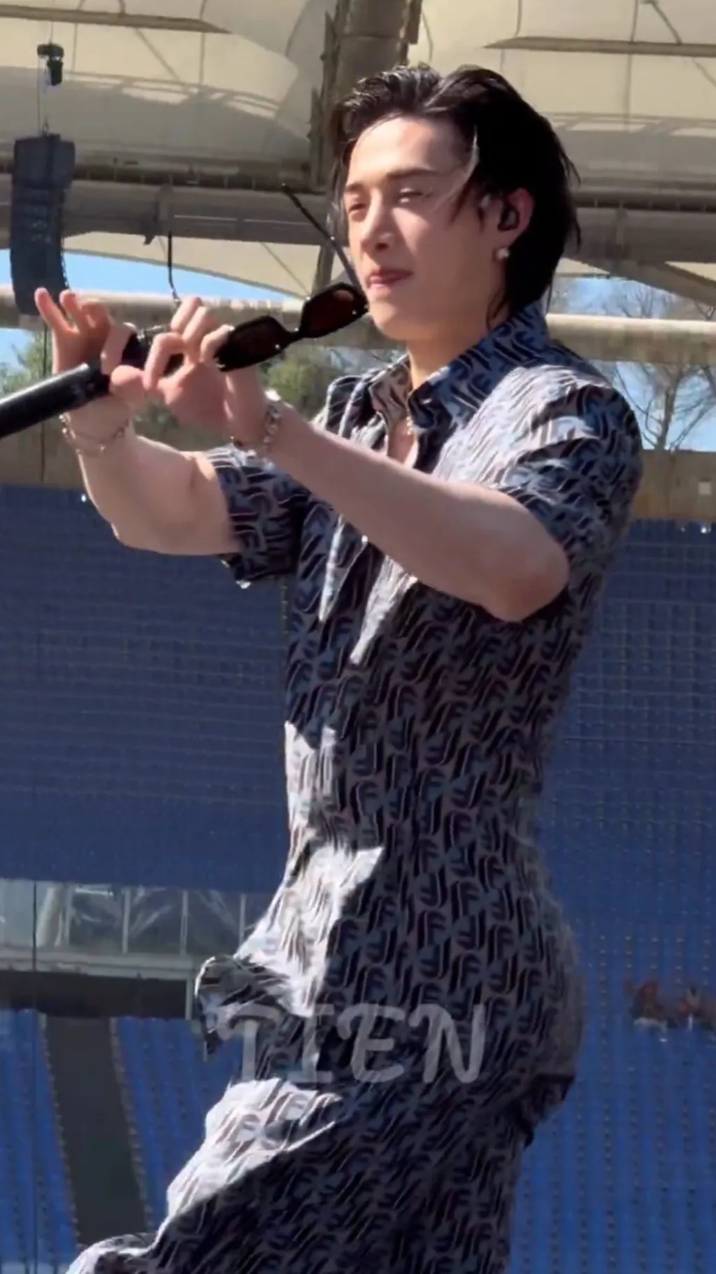 ai character: Skz concert  background