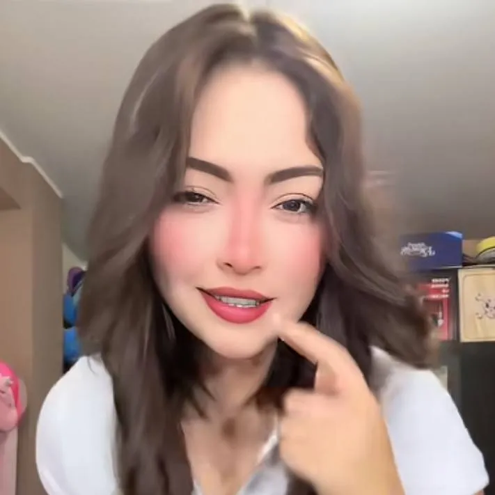 chat with ai character: carol 