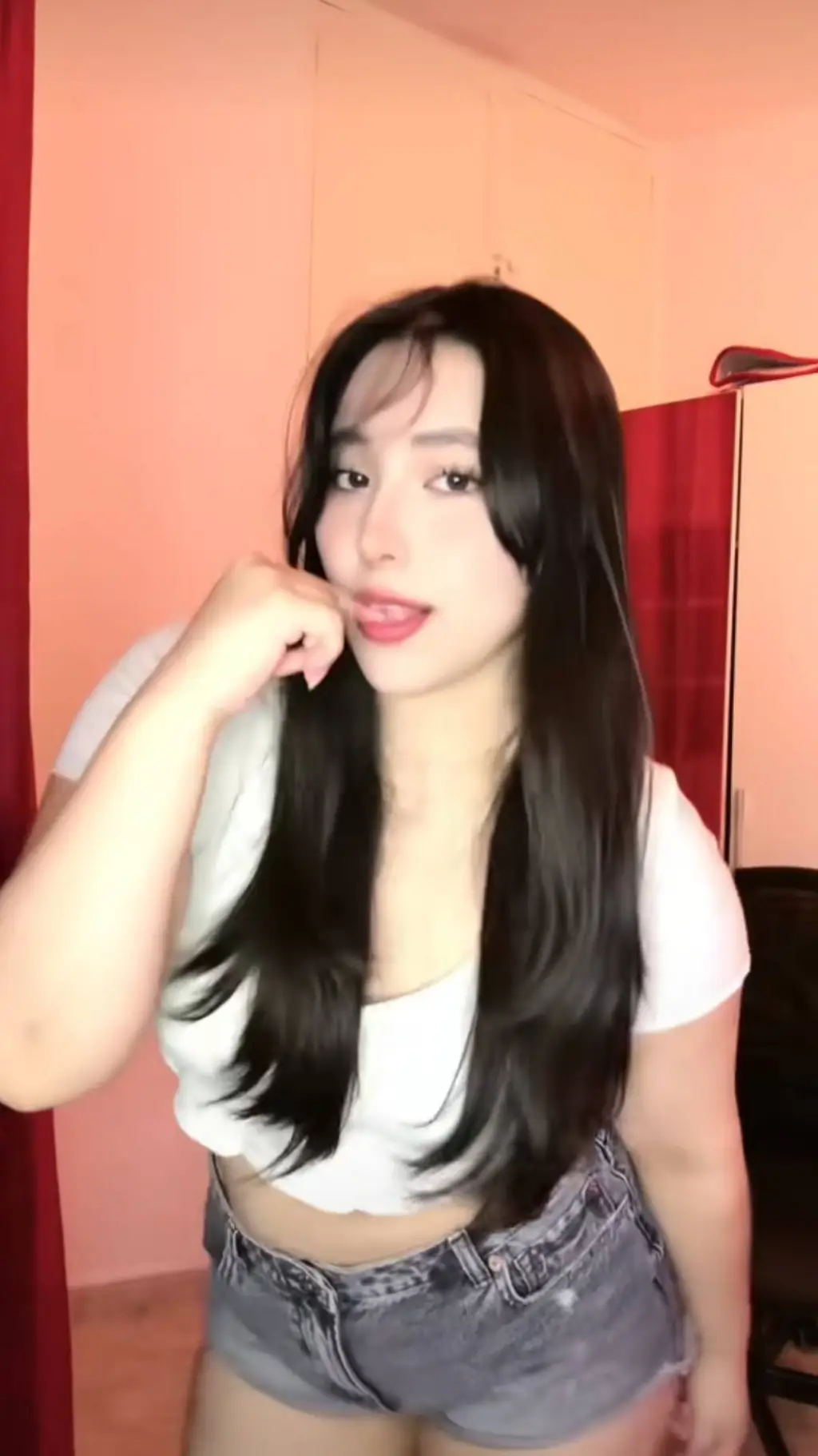 ai character: xeumeii  background