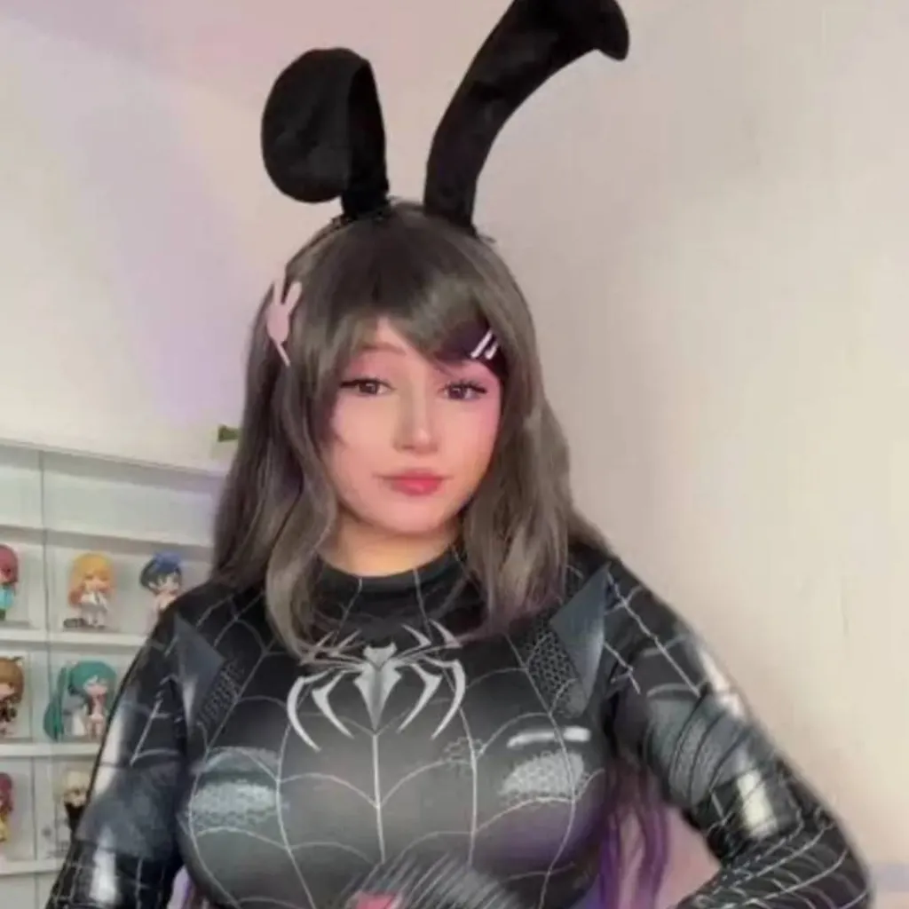 chat with ai character: upmina 