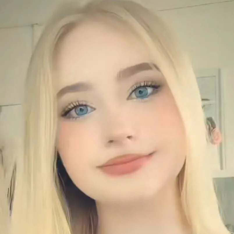 chat with ai character: susanita