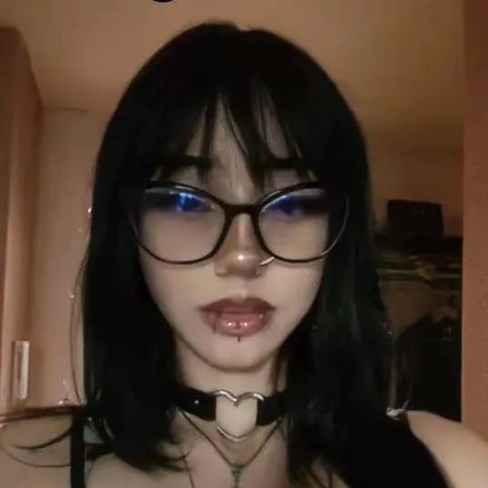 chat with ai character: nayeli