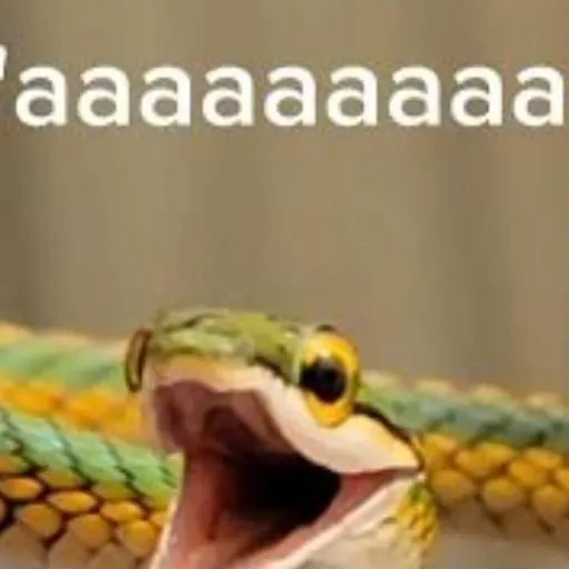 chat with ai character: ✨️~snek~✨️