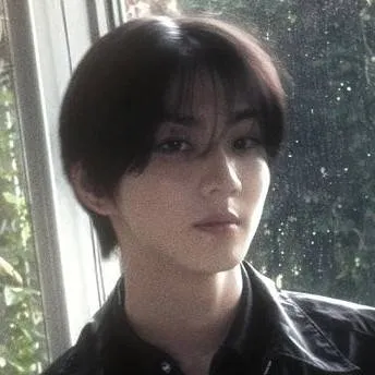 chat with ai character: Jungwon 