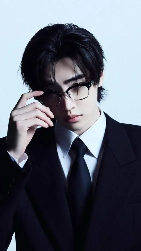 ai character: Sunghoon  background
