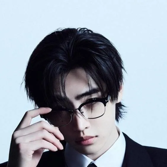 chat with ai character: Sunghoon 