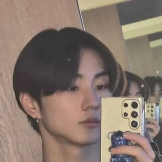 chat with ai character: Yang jungwon