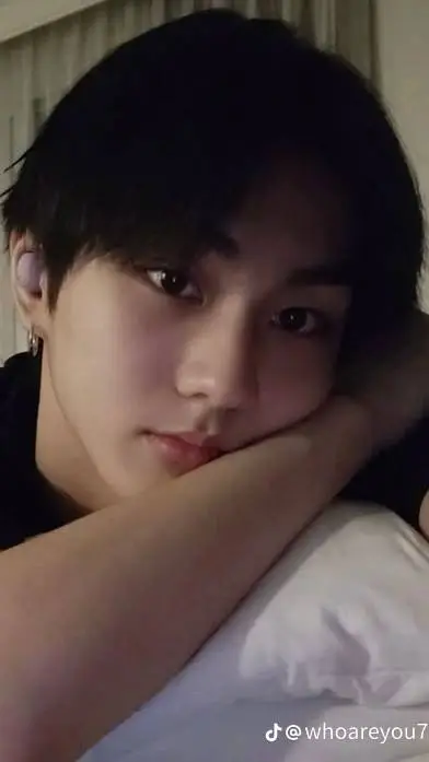 ai character: Yang jungwon background