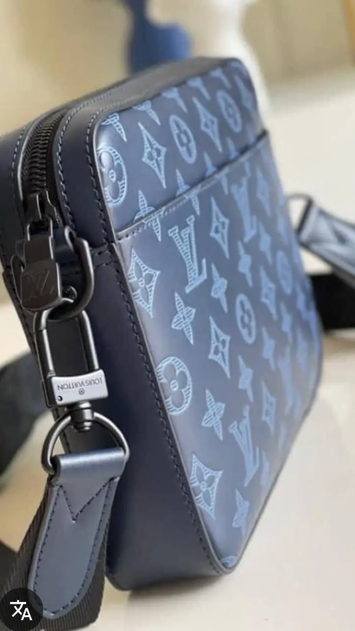 ai character: LV LOUISVUITTON background