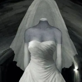 chat with ai character: The bride 🤍