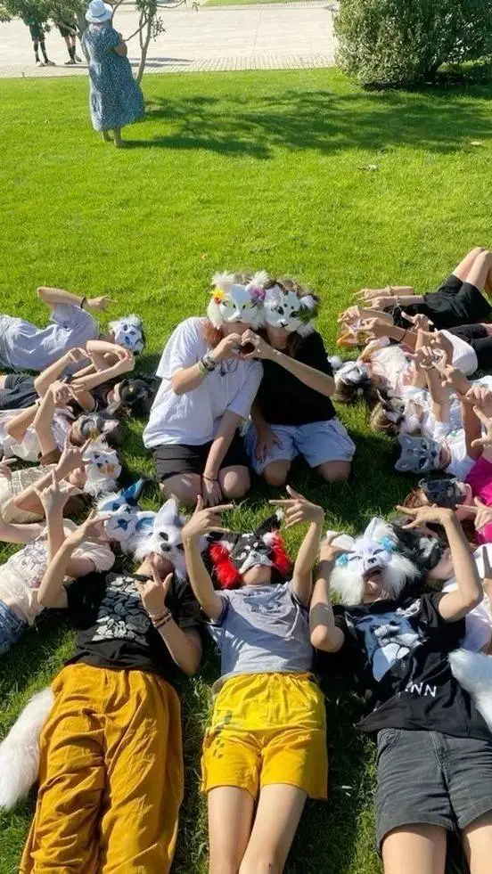 ai character: Therian Meetup! background