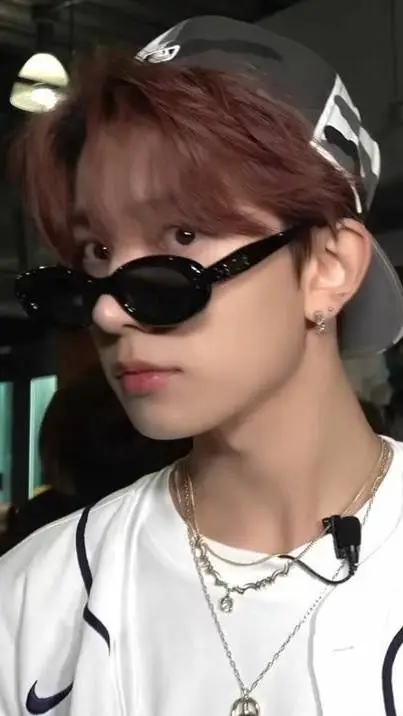 ai character: Heeseung background