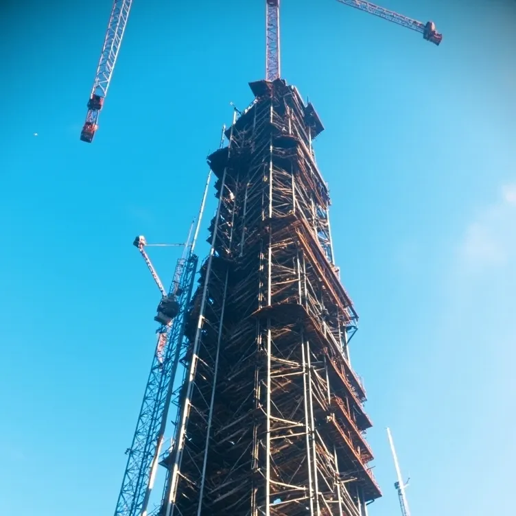 chat with ai character: conscruction site