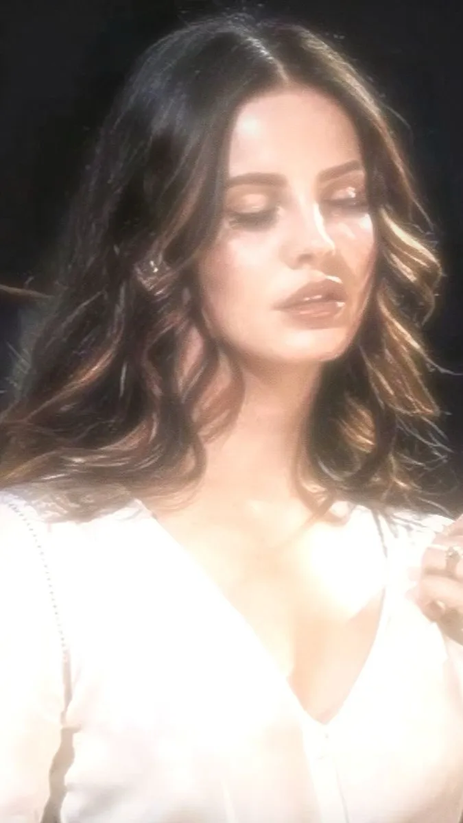 Talkie AI - Chat with Lana del rey