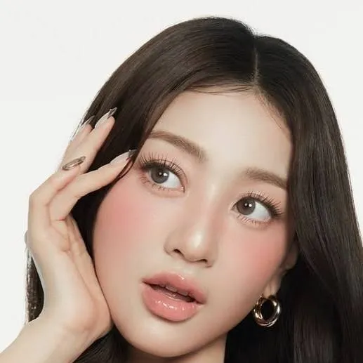 chat with ai character: Jihyo 