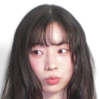 chat with ai character: Kim Dahyun 