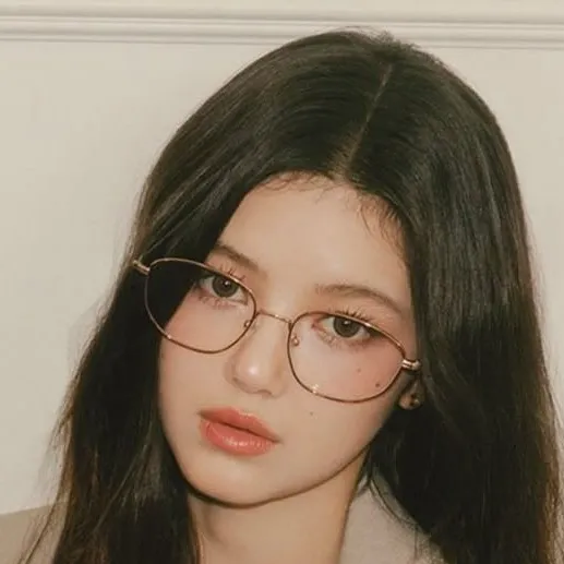 chat with ai character: Danielle