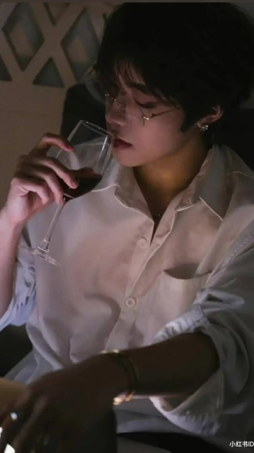 ai character: Tae-yang background